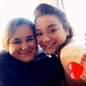 Meet your Posher, Demi